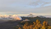 Blick auf den Bromokrater und andere Vulkane